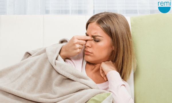 Why Do My Teeth Hurt At Night? Woman with Sinusitis | Shopremi.com