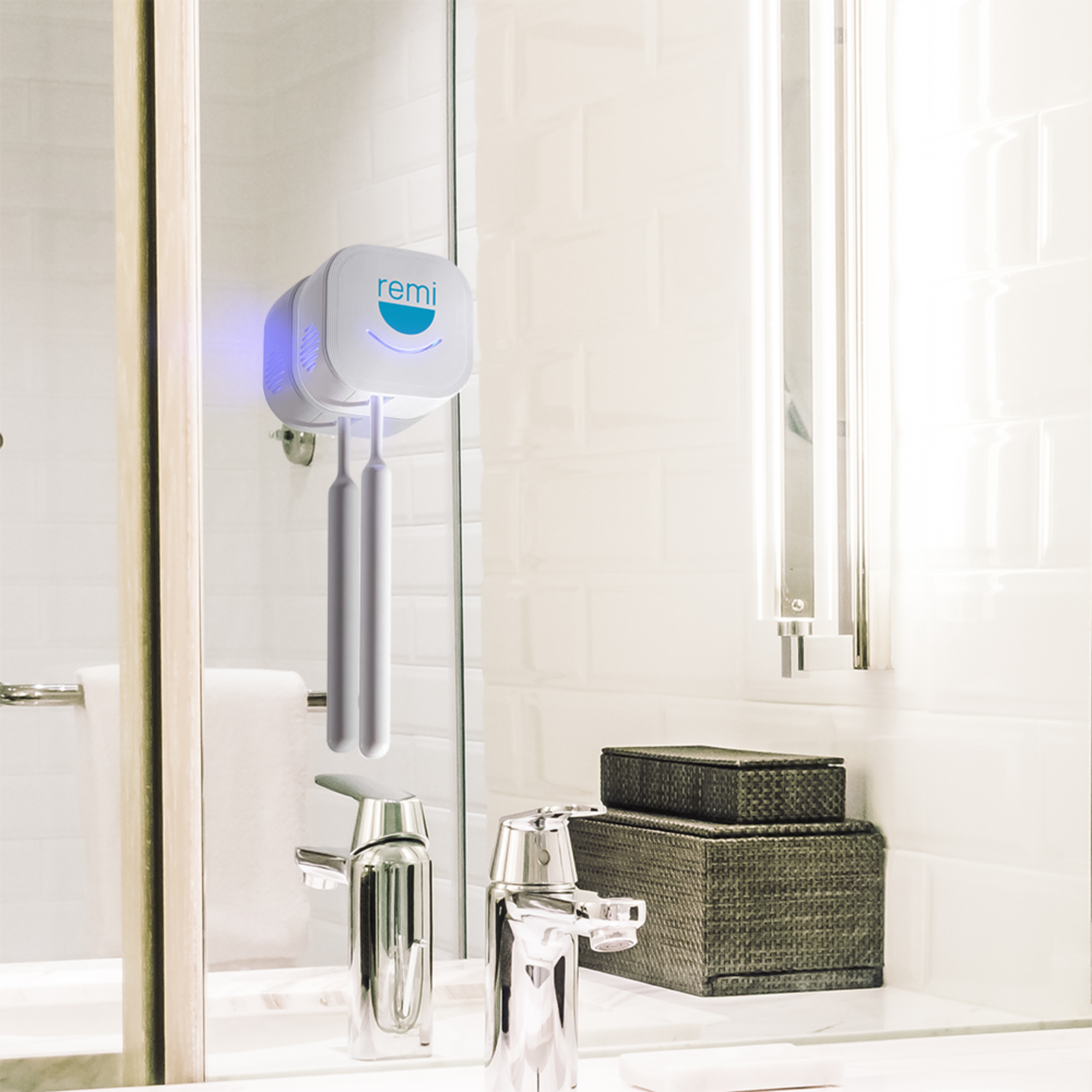 UV Toothbrush Sanitizer - Remi